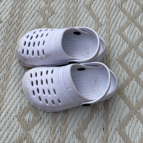 FREE SHIPPING Hotuna white size 7 clogs - Picture 2 of 7
